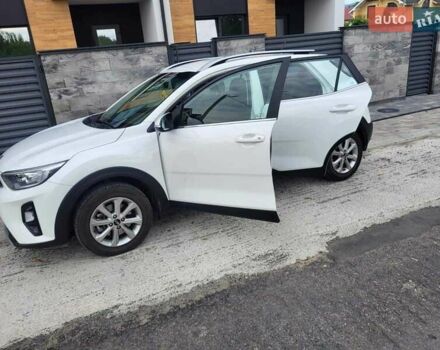 Білий Кіа Stonic, об'ємом двигуна 1.4 л та пробігом 31 тис. км за 16500 $, фото 7 на Automoto.ua