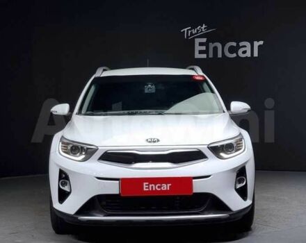 Белый Киа Stonic, объемом двигателя 1.6 л и пробегом 103 тыс. км за 9800 $, фото 1 на Automoto.ua
