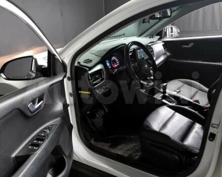 Білий Кіа Stonic, об'ємом двигуна 1.6 л та пробігом 103 тис. км за 9800 $, фото 12 на Automoto.ua