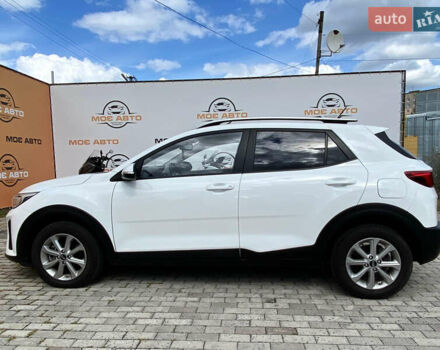 Белый Киа Stonic, объемом двигателя 1.6 л и пробегом 123 тыс. км за 14500 $, фото 9 на Automoto.ua