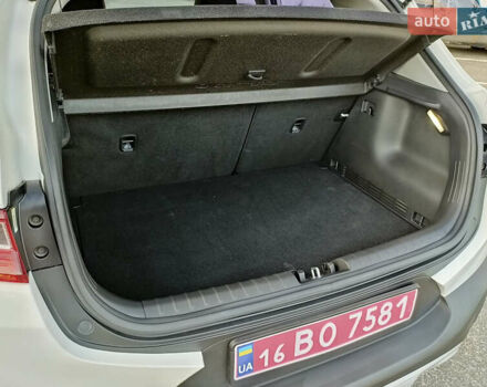 Белый Киа Stonic, объемом двигателя 1.6 л и пробегом 164 тыс. км за 15955 $, фото 22 на Automoto.ua