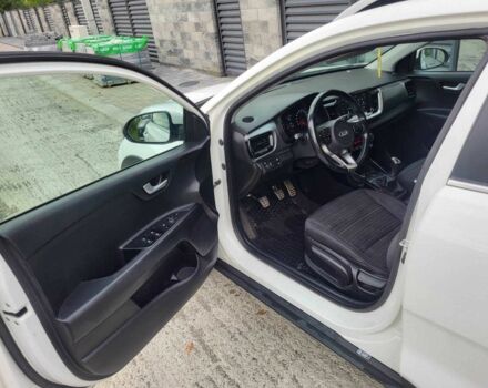 Білий Кіа Stonic, об'ємом двигуна 1.4 л та пробігом 31 тис. км за 17000 $, фото 9 на Automoto.ua