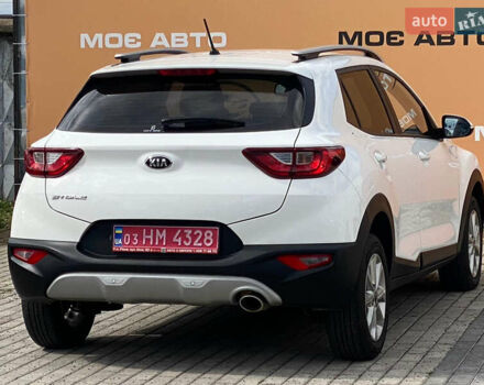 Белый Киа Stonic, объемом двигателя 1.6 л и пробегом 123 тыс. км за 14500 $, фото 5 на Automoto.ua