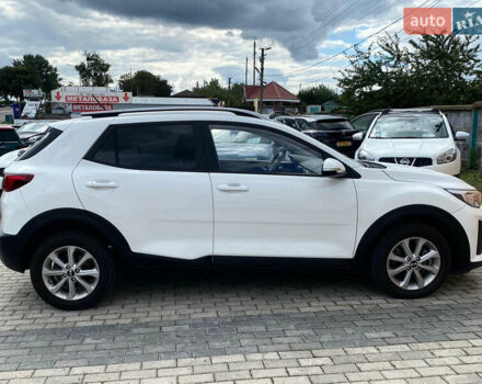 Белый Киа Stonic, объемом двигателя 1.6 л и пробегом 123 тыс. км за 14500 $, фото 8 на Automoto.ua