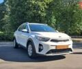 Белый Киа Stonic, объемом двигателя 1.37 л и пробегом 137 тыс. км за 13000 $, фото 1 на Automoto.ua