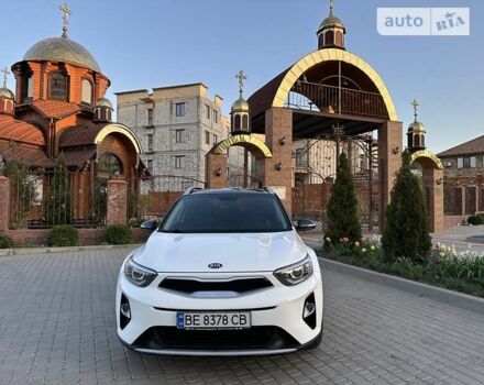 Білий Кіа Stonic, об'ємом двигуна 1.37 л та пробігом 78 тис. км за 14800 $, фото 4 на Automoto.ua