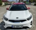 Белый Киа Stonic, объемом двигателя 1.37 л и пробегом 156 тыс. км за 13000 $, фото 1 на Automoto.ua