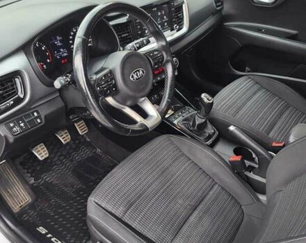 Білий Кіа Stonic, об'ємом двигуна 1.4 л та пробігом 31 тис. км за 16500 $, фото 6 на Automoto.ua