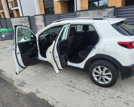 Білий Кіа Stonic, об'ємом двигуна 1.4 л та пробігом 31 тис. км за 17000 $, фото 5 на Automoto.ua