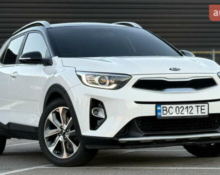 Білий Кіа Stonic, об'ємом двигуна 1.4 л та пробігом 68 тис. км за 15999 $, фото 15 на Automoto.ua