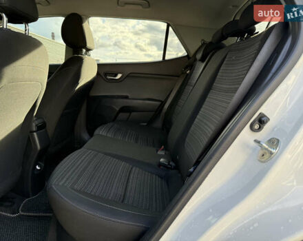 Білий Кіа Stonic, об'ємом двигуна 1.4 л та пробігом 68 тис. км за 15999 $, фото 38 на Automoto.ua