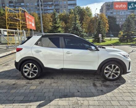 Білий Кіа Stonic, об'ємом двигуна 1.37 л та пробігом 68 тис. км за 16000 $, фото 2 на Automoto.ua