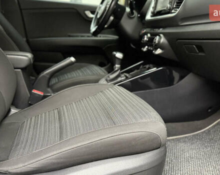 Білий Кіа Stonic, об'ємом двигуна 1.4 л та пробігом 68 тис. км за 15999 $, фото 35 на Automoto.ua