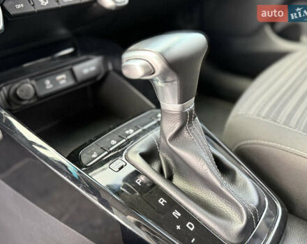 Білий Кіа Stonic, об'ємом двигуна 1.4 л та пробігом 68 тис. км за 15999 $, фото 24 на Automoto.ua