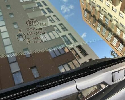 Білий Кіа Stonic, об'ємом двигуна 1.37 л та пробігом 68 тис. км за 17600 $, фото 8 на Automoto.ua