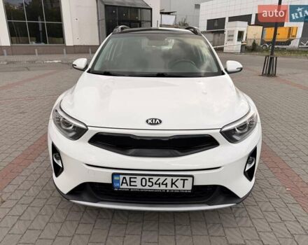 Білий Кіа Stonic, об'ємом двигуна 1.37 л та пробігом 87 тис. км за 16400 $, фото 1 на Automoto.ua
