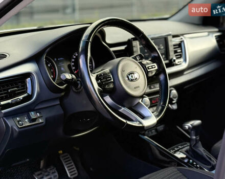 Білий Кіа Stonic, об'ємом двигуна 1.4 л та пробігом 68 тис. км за 15999 $, фото 32 на Automoto.ua