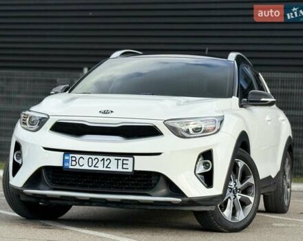 Білий Кіа Stonic, об'ємом двигуна 1.37 л та пробігом 68 тис. км за 17600 $, фото 49 на Automoto.ua