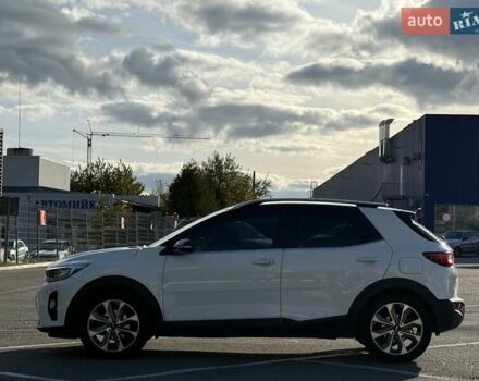 Білий Кіа Stonic, об'ємом двигуна 1.37 л та пробігом 68 тис. км за 17600 $, фото 10 на Automoto.ua