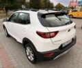 Білий Кіа Stonic, об'ємом двигуна 1.37 л та пробігом 87 тис. км за 16400 $, фото 5 на Automoto.ua