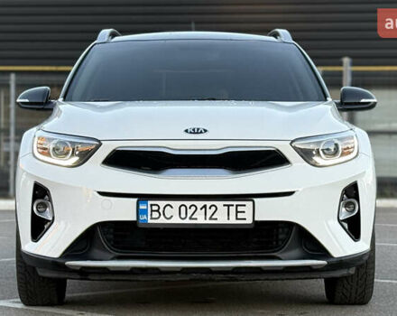 Білий Кіа Stonic, об'ємом двигуна 1.4 л та пробігом 68 тис. км за 15999 $, фото 11 на Automoto.ua