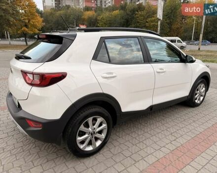 Білий Кіа Stonic, об'ємом двигуна 1.37 л та пробігом 87 тис. км за 16400 $, фото 9 на Automoto.ua