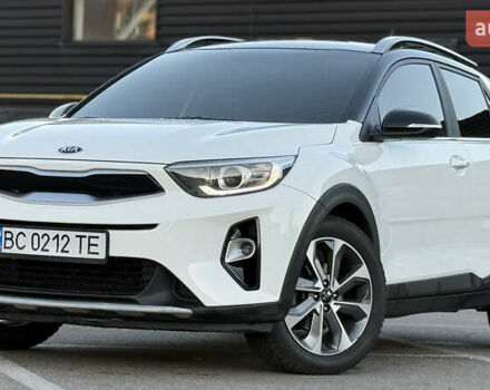 Білий Кіа Stonic, об'ємом двигуна 1.4 л та пробігом 68 тис. км за 15999 $, фото 14 на Automoto.ua