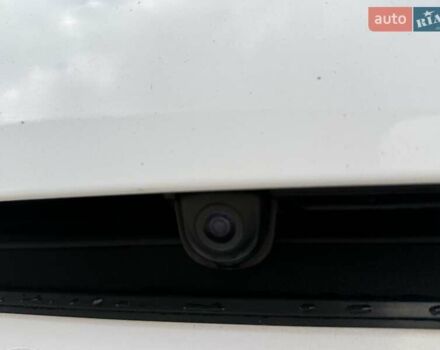 Білий Кіа Stonic, об'ємом двигуна 1.37 л та пробігом 68 тис. км за 17600 $, фото 40 на Automoto.ua