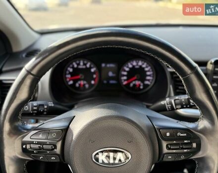 Білий Кіа Stonic, об'ємом двигуна 1.37 л та пробігом 68 тис. км за 17600 $, фото 27 на Automoto.ua