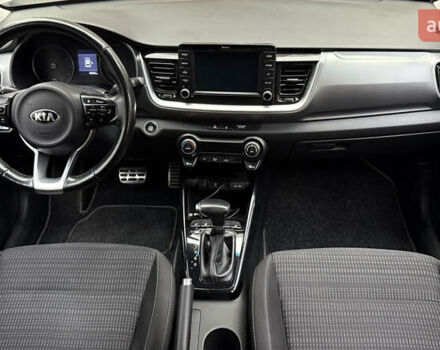 Білий Кіа Stonic, об'ємом двигуна 1.4 л та пробігом 68 тис. км за 15999 $, фото 36 на Automoto.ua