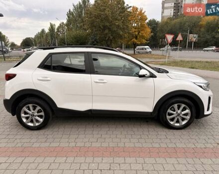 Білий Кіа Stonic, об'ємом двигуна 1.37 л та пробігом 87 тис. км за 16400 $, фото 8 на Automoto.ua