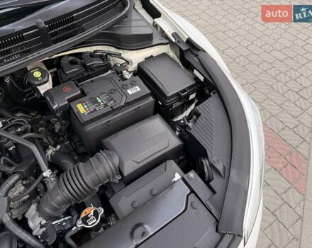 Білий Кіа Stonic, об'ємом двигуна 1.37 л та пробігом 87 тис. км за 16400 $, фото 39 на Automoto.ua