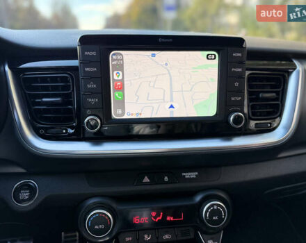 Білий Кіа Stonic, об'ємом двигуна 1.4 л та пробігом 68 тис. км за 15999 $, фото 18 на Automoto.ua