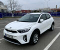 Белый Киа Stonic, объемом двигателя 1.37 л и пробегом 26 тыс. км за 17300 $, фото 2 на Automoto.ua