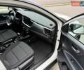 Белый Киа Stonic, объемом двигателя 1.37 л и пробегом 53 тыс. км за 18400 $, фото 45 на Automoto.ua