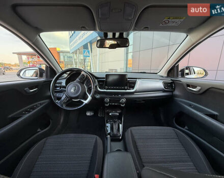 Белый Киа Stonic, объемом двигателя 1.37 л и пробегом 64 тыс. км за 17700 $, фото 10 на Automoto.ua