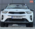 Белый Киа Stonic, объемом двигателя 1.37 л и пробегом 64 тыс. км за 17700 $, фото 3 на Automoto.ua