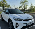 Белый Киа Stonic, объемом двигателя 1.37 л и пробегом 73 тыс. км за 17900 $, фото 4 на Automoto.ua