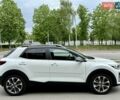 Белый Киа Stonic, объемом двигателя 1.37 л и пробегом 53 тыс. км за 18400 $, фото 10 на Automoto.ua