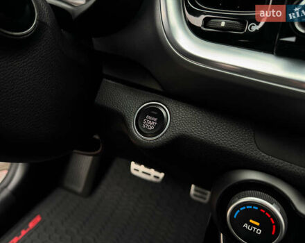 Белый Киа Stonic, объемом двигателя 1.4 л и пробегом 24 тыс. км за 17500 $, фото 46 на Automoto.ua