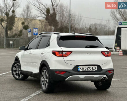 Белый Киа Stonic, объемом двигателя 1.4 л и пробегом 54 тыс. км за 17800 $, фото 6 на Automoto.ua