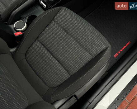 Белый Киа Stonic, объемом двигателя 1.4 л и пробегом 24 тыс. км за 17500 $, фото 58 на Automoto.ua