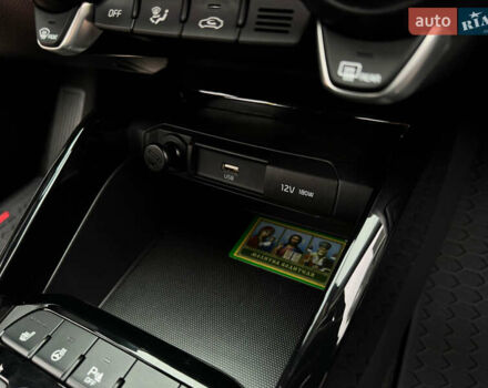 Белый Киа Stonic, объемом двигателя 1.4 л и пробегом 24 тыс. км за 17500 $, фото 37 на Automoto.ua