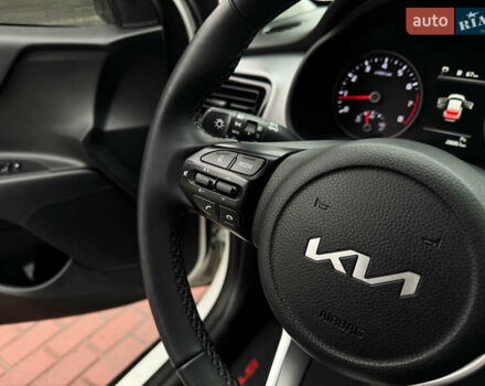 Белый Киа Stonic, объемом двигателя 1.4 л и пробегом 24 тыс. км за 17500 $, фото 43 на Automoto.ua