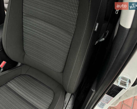 Белый Киа Stonic, объемом двигателя 1.4 л и пробегом 24 тыс. км за 17500 $, фото 52 на Automoto.ua