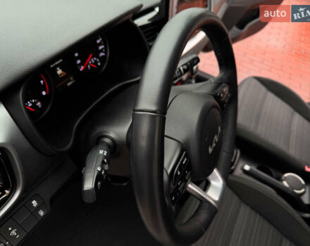 Белый Киа Stonic, объемом двигателя 1.4 л и пробегом 24 тыс. км за 17500 $, фото 64 на Automoto.ua