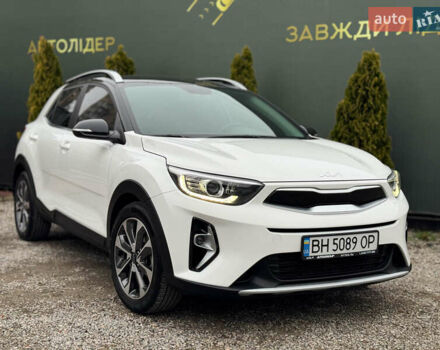 Белый Киа Stonic, объемом двигателя 1.4 л и пробегом 24 тыс. км за 17500 $, фото 10 на Automoto.ua