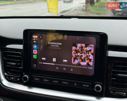 Белый Киа Stonic, объемом двигателя 1.4 л и пробегом 24 тыс. км за 17500 $, фото 31 на Automoto.ua