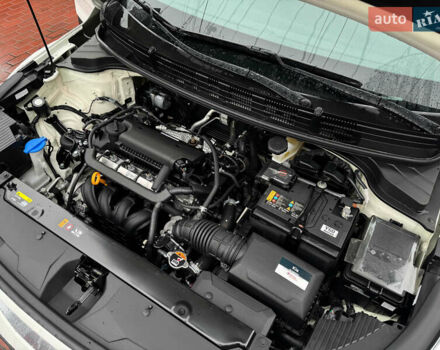 Белый Киа Stonic, объемом двигателя 1.4 л и пробегом 24 тыс. км за 17500 $, фото 70 на Automoto.ua