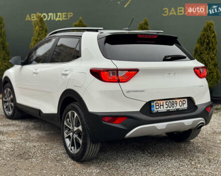 Белый Киа Stonic, объемом двигателя 1.4 л и пробегом 24 тыс. км за 17500 $, фото 12 на Automoto.ua